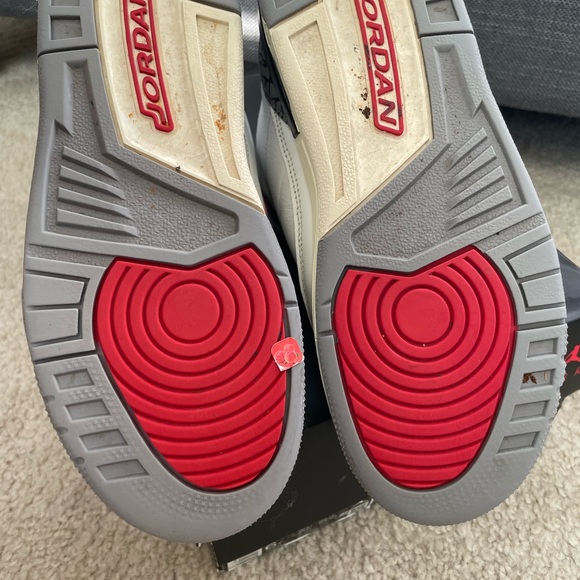 Jordan retro 3 reimagined size 6y (grade school) - Picture 6 of 7